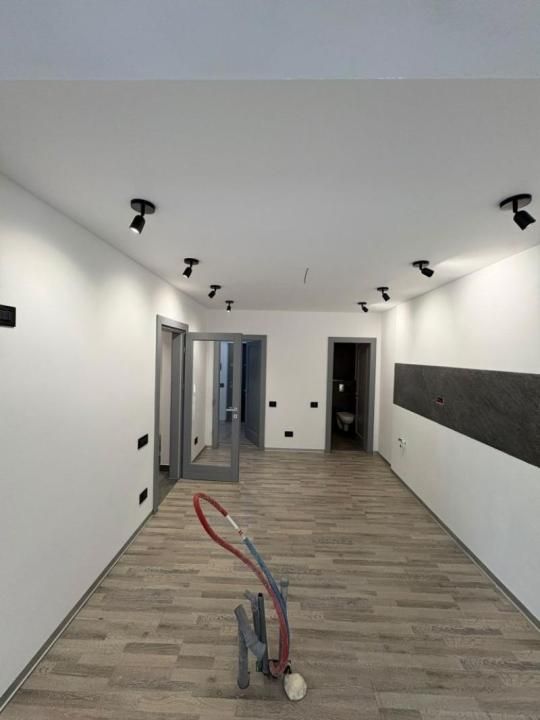 Spatiu comercial (pretabil Clinica Stomatologica sau asemenea) - zona VIVO-METRO – fotografia 2 din 8