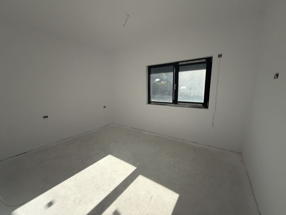 P5034 Apartament DECOMANDAT cu 3 camere zona LAC DUMBRAVITA,ETAJ 1, 2 Parcari – fotografia 3 din 35
