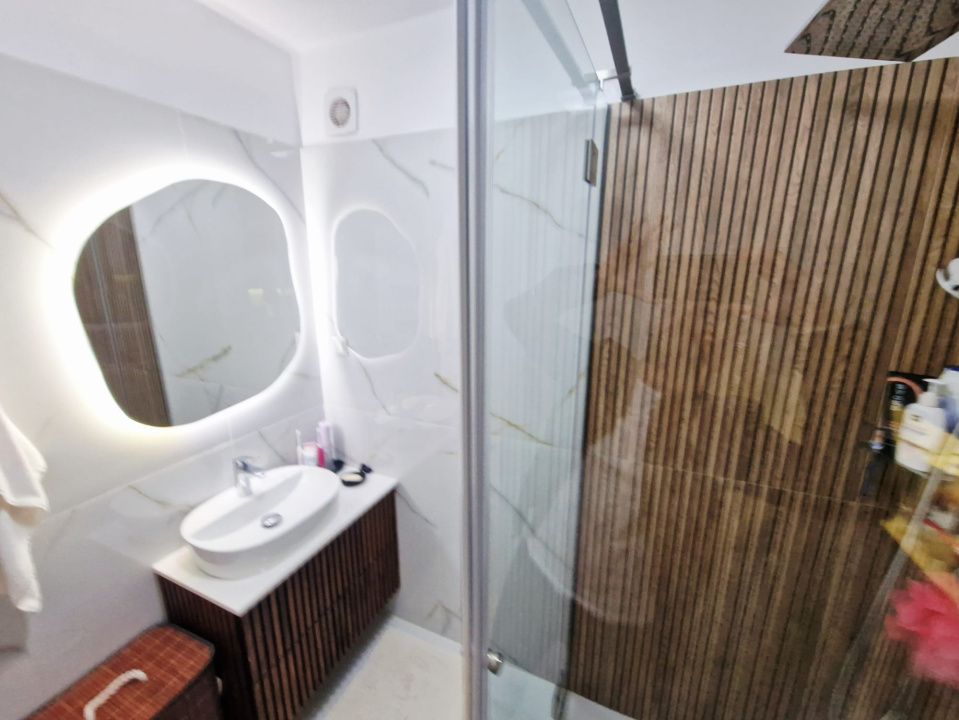 Apartament cu 4 camere in cartierul Europa – fotografia 11 din 18