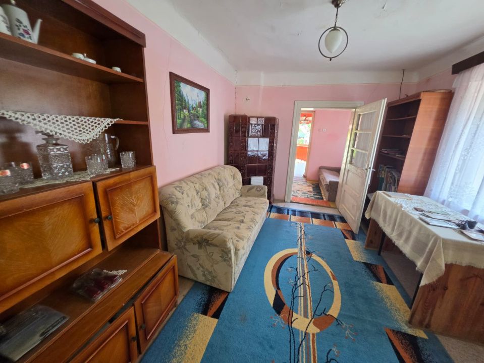 Casa la tara, Apoldul de Sus, 4 camere dormitoare, anexe, pivnita, teren 1200 mp – fotografia 19 din 43