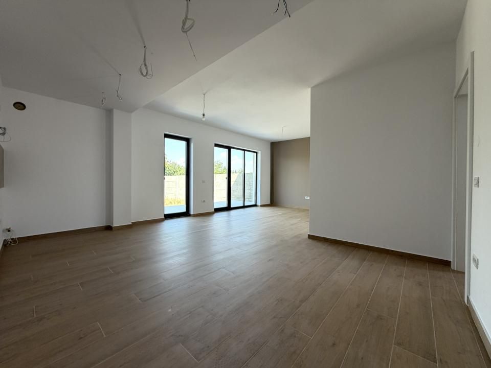 Duplex cu camera tehnica, 102mp utili, 350mp teren-Covaci – fotografia 2 din 21