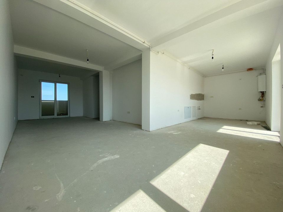 Penthouse 3 camere, decomandat,81 mp utili, etaj 3- zona Torontalului – fotografia 2 din 12
