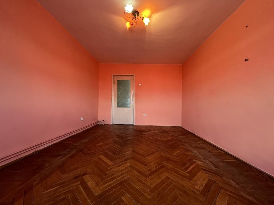 COMISION 0% Apartament 3 camere dec 2 băi etajul 3 central Gaesti – fotografia 3 din 19