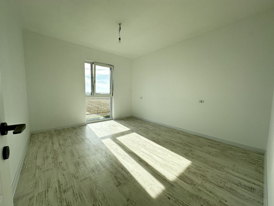 Apartament spatios, 3 camere, 68 mp, etaj 2 - Dumbravita – fotografia 2 din 6