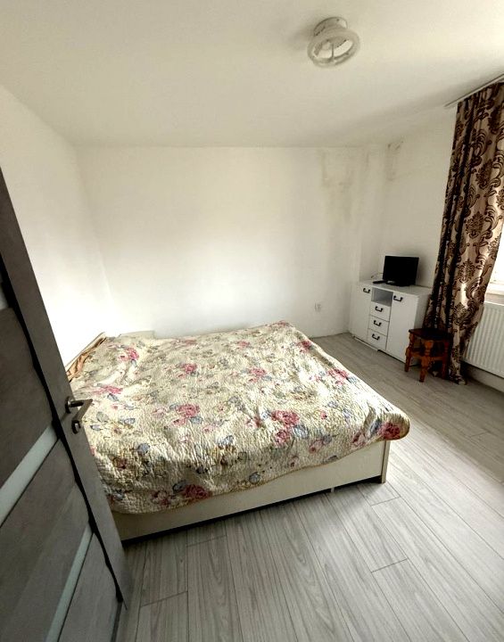 Apartament 5 Camere Scara Interioara 2 Bai 3 Balcoane CENTRU Ultracentral view – fotografia 7 din 8