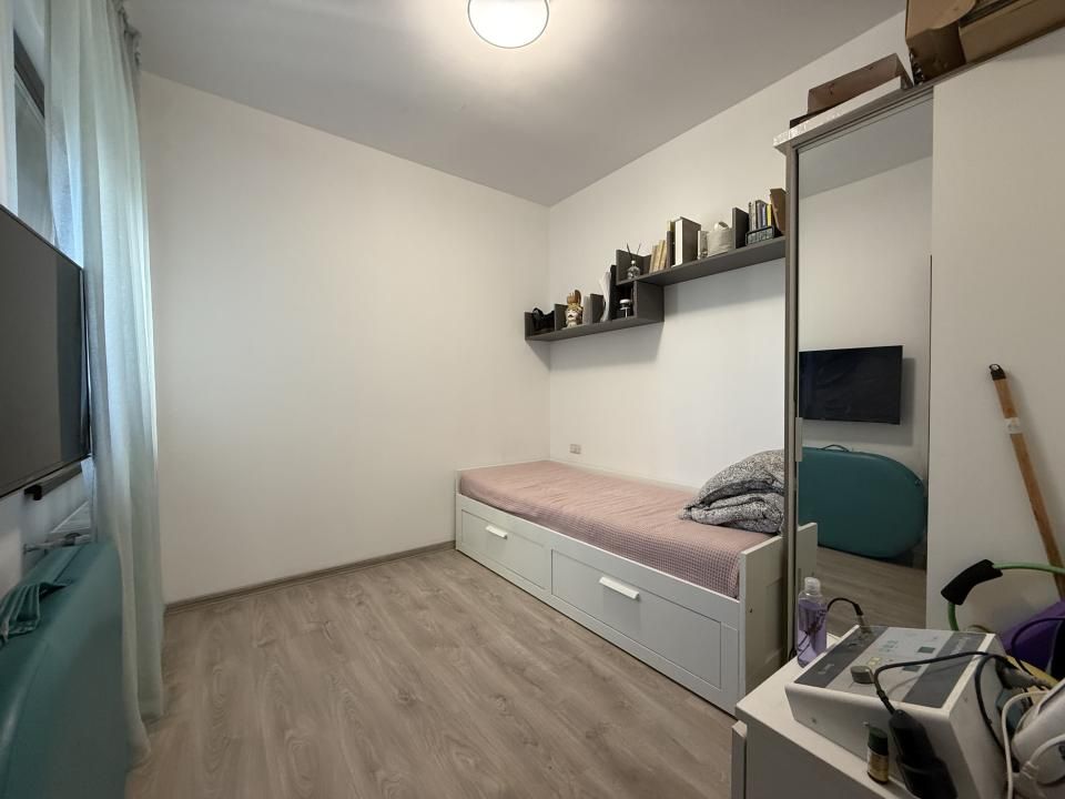 Apartament spatios cu 4 camere, decomandat, etaj 3 - Giroc, zona Planetelor – fotografia 3 din 10