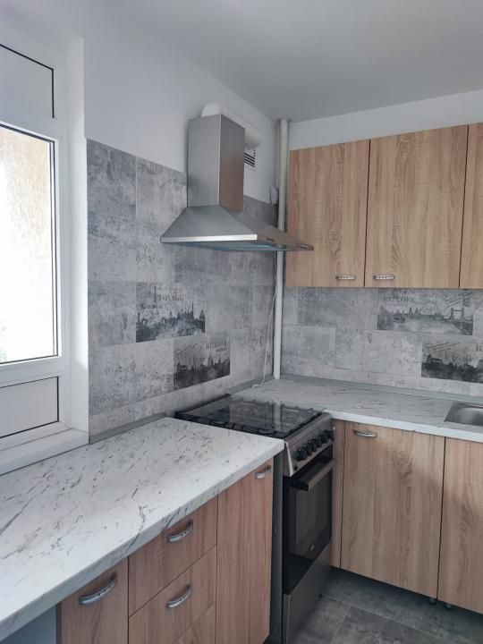 | 2 Camere| Et.7/10 | Zona Baba Novac | Metrou Piata Muncii | Recent Renovat | – fotografia 1 din 10