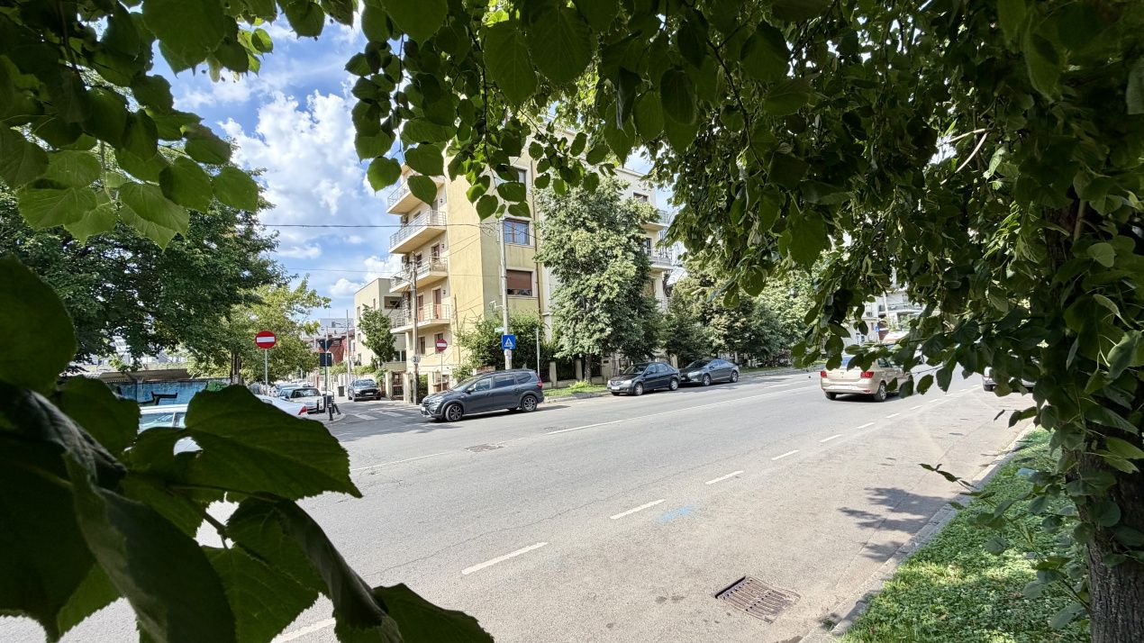 Apartament 237 mp  Barbu Văcărescu – Tei | Vedere Parcul Circului | Garaj – fotografia 1 din 19