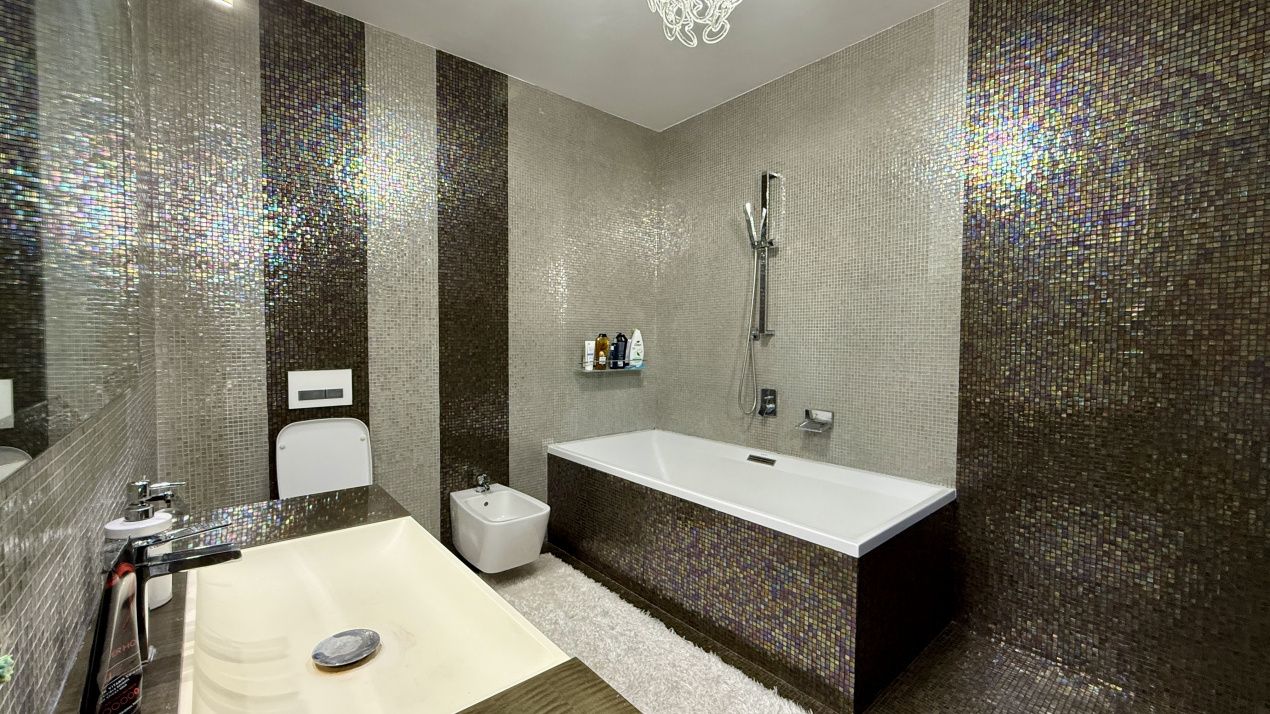 Penthouse UNIC 204 mp totali in Tomis Nord Constanta mobilat si utilat – fotografia 14 din 38