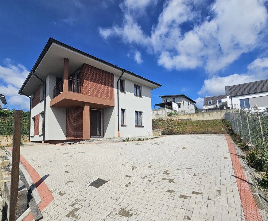 Casa NZEB cu panouri fotovoltaice in Dezmir – fotografia 4 din 24
