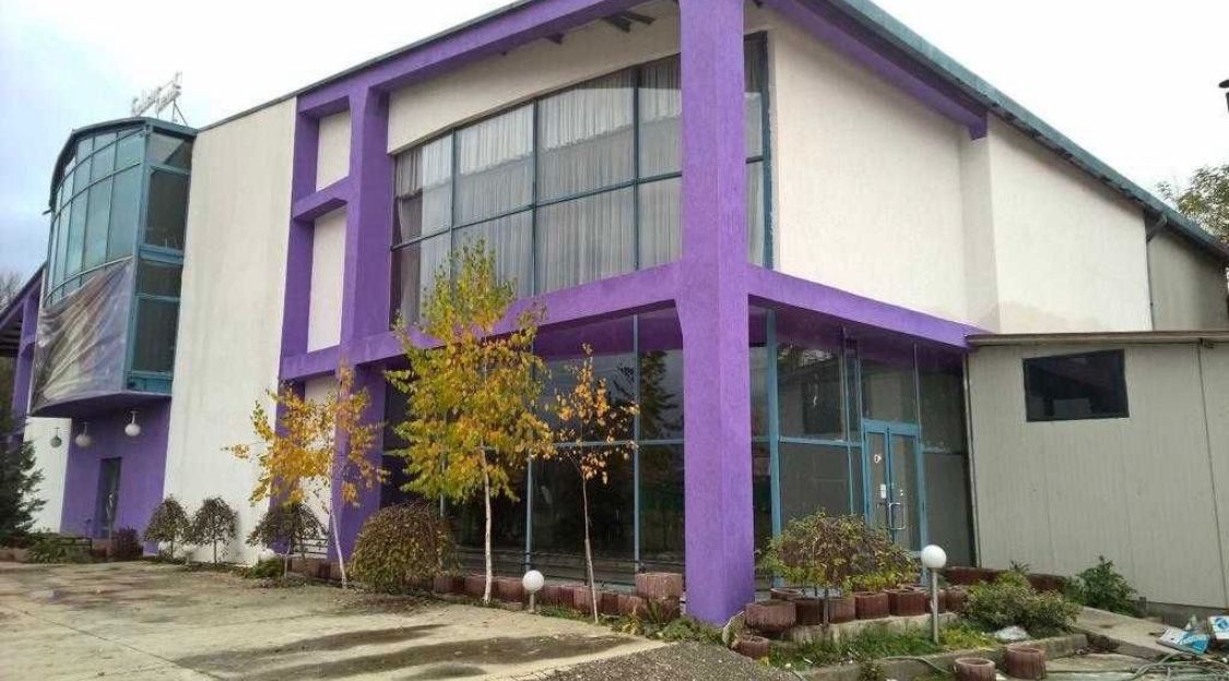 Clădire modernă de închiriat evenimente, clinică, logistică – Zona Nord – fotografia 1 din 10