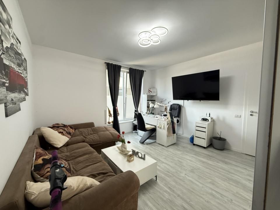 Apartament  cu 2 camere, decomandat cu gradina de 45 mp - Giroc – fotografia 1 din 11