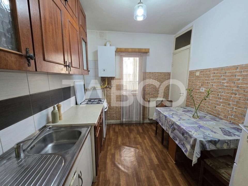 Apartament decomandat 2 camere etaj3 balcon pivnita Vasile Aaron Sibiu – fotografia 5 din 10