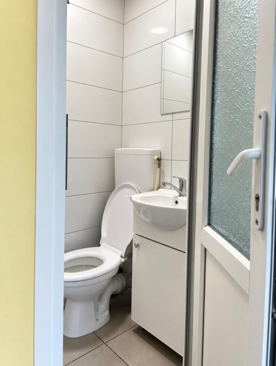 SE INCHIRIAZA GARSONIERA 11MP2 ,ZONA ALBAC ,RENOVATA – fotografia 4 din 5