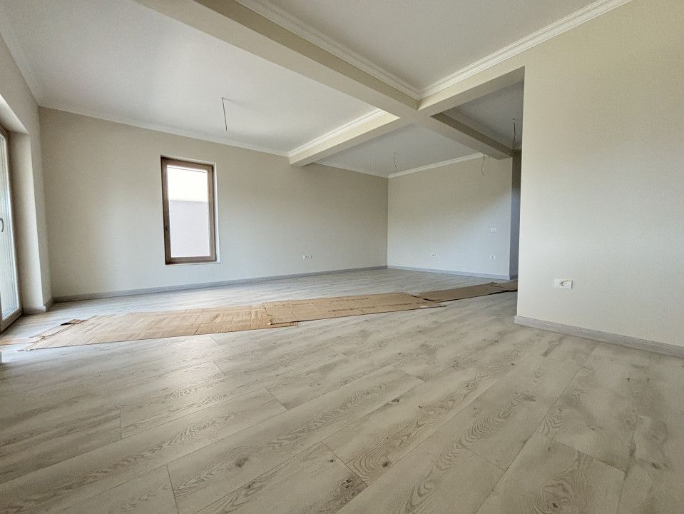 Casa 5 camere, 142mp, 300mp teren, despartita prin GARAJ in Giroc – fotografia 2 din 16