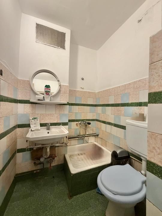 Apartament 4 camere, decomandat, etaj 1, zona Dambovita – fotografia 14 din 15