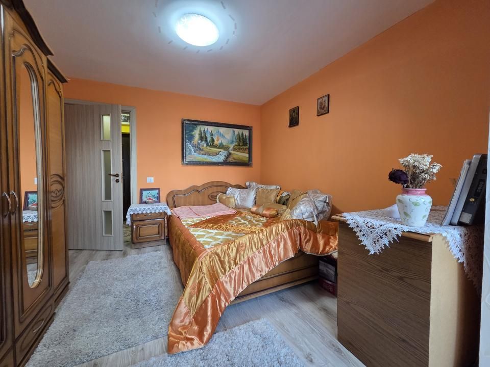 Apartament de 3 camere, decomandat, zona Piata Voievozilor-Alexandru cel Bun – fotografia 5 din 8