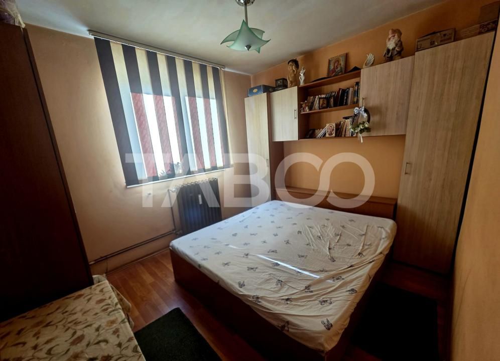 Apartament 3 camere semidecomandat etaj 3 zona 13 Decembrie 50 mpu – fotografia 5 din 9
