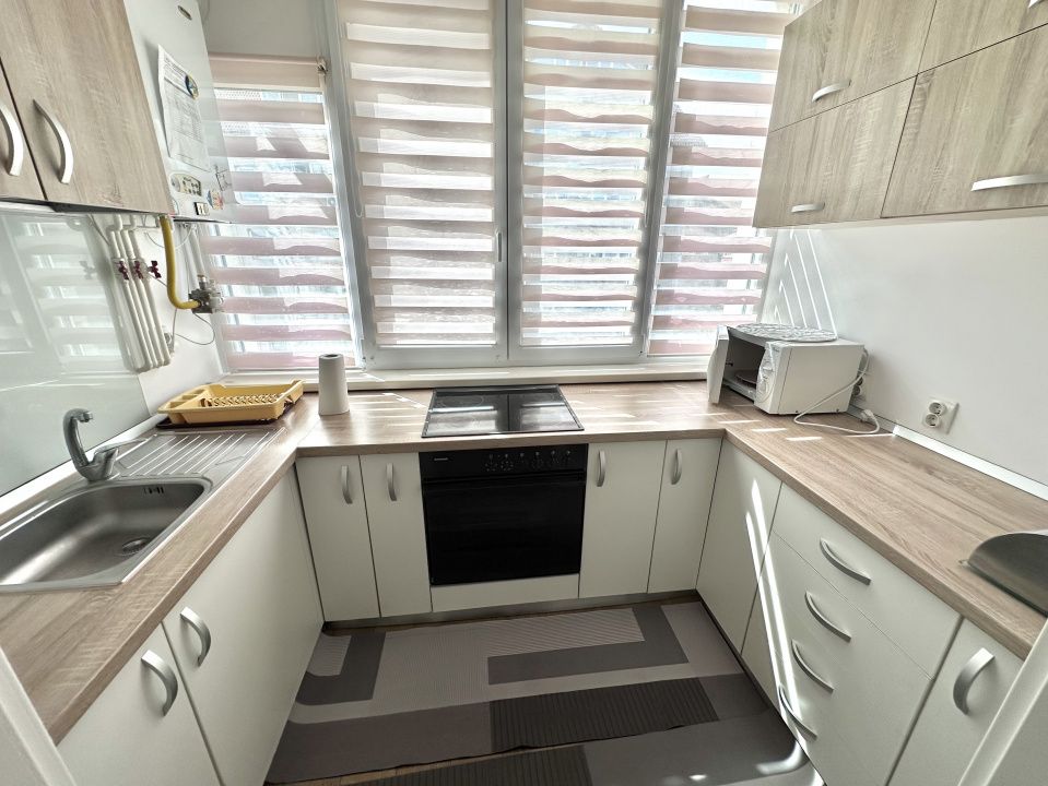 Apartament 2 Camere CENTRU Bloc Nou de Inchiriat Balcon MOBILAT Parcare – fotografia 13 din 14