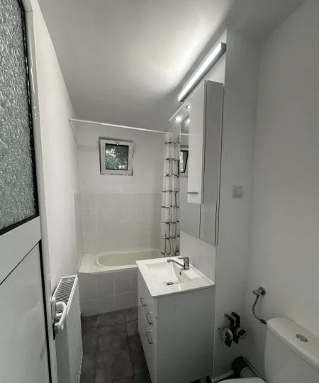 Garsoniera de inchiriat | Titan | Loc de parcare| Mobilata si Renovata – fotografia 4 din 5