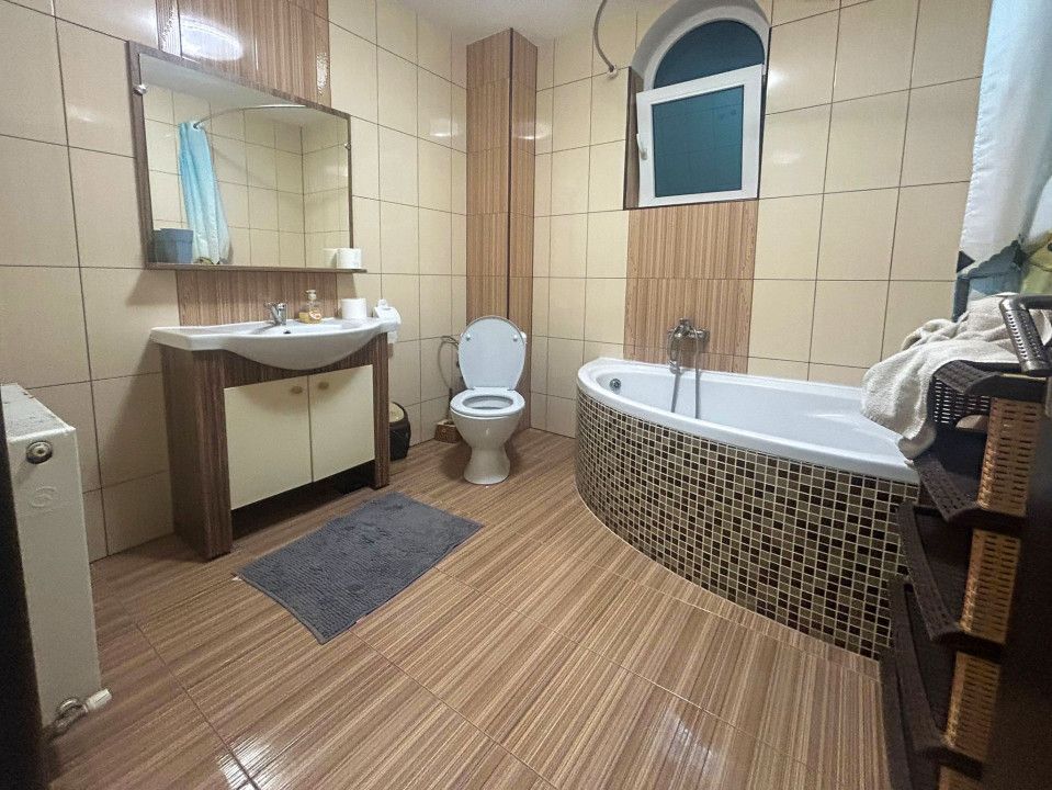 Pensiune cu 10 camere in Mamaia-Sat, zona LIDL . Oportunitate de investitie – fotografia 20 din 29