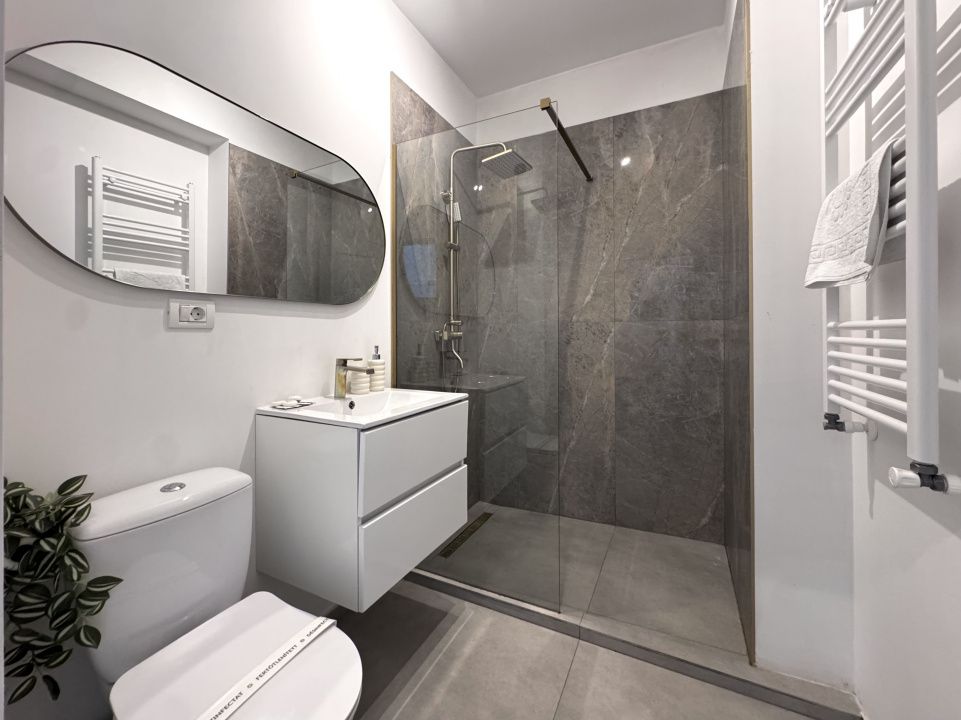 Studio de inchiriat cu vedere la mare + piscina | Mamaia Nord | Extrasezon – fotografia 8 din 9