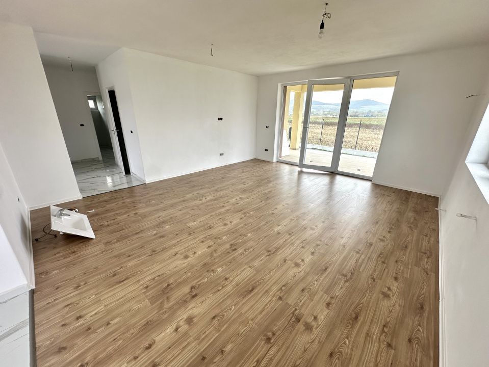 Casa NOUA 3 Camere 2 Bai Terasa 20 mp Teren 500 mp FInisata Cheie – fotografia 3 din 24