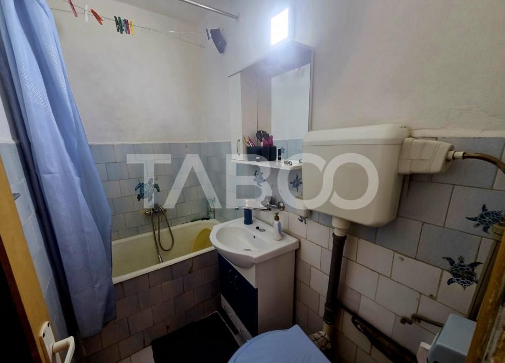 Apartament 3 camere semidecomandat etaj 3 zona 13 Decembrie 50 mpu – fotografia 9 din 9