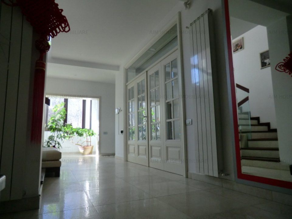 Vila 10 camere-2000mp teren-Straulesti-Restaurant Doi Cocosi. – fotografia 5 din 17