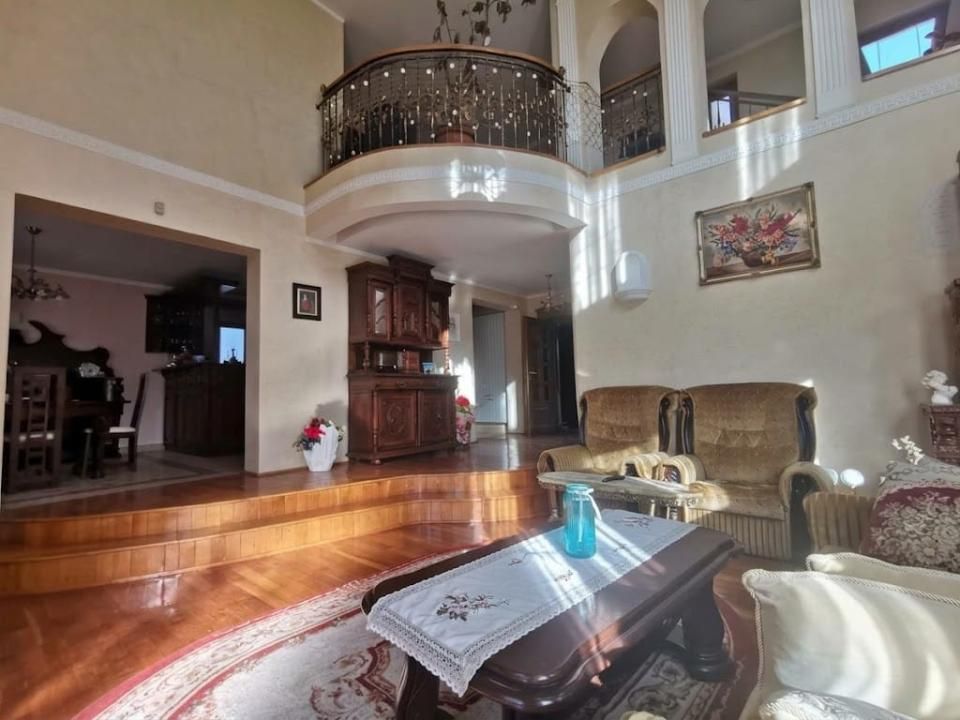 Casa de vanzare cu 4 camere, cartier Grigorescu, Oradea – fotografia 11 din 23