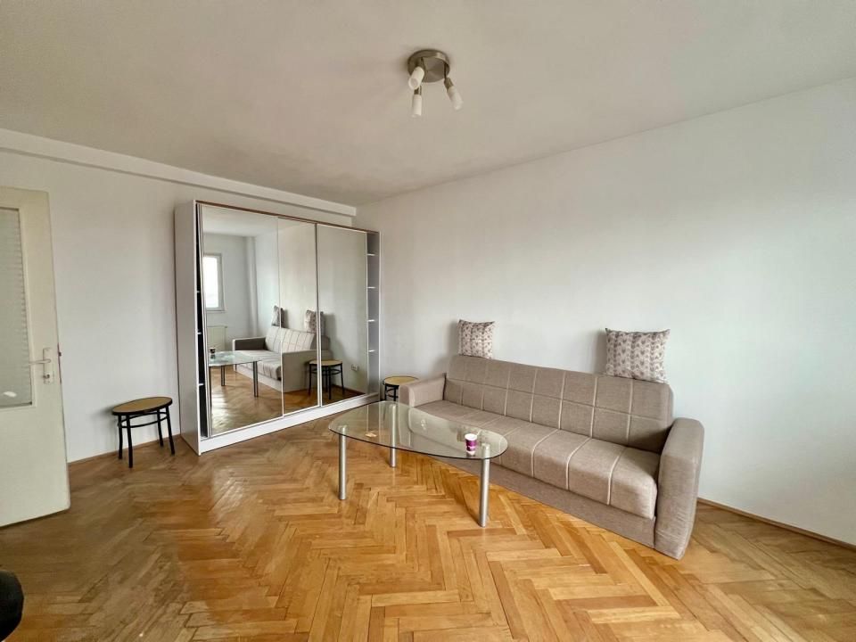 Apartament cu 3 camere, 69 mp utili, decomandat - Zona Dacia – fotografia 2 din 12