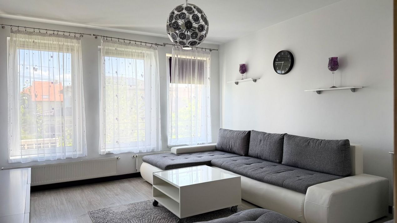 Apartament 2 camere + dressing, cart.Europa, decomandat, balcon, parcare – fotografia 2 din 12