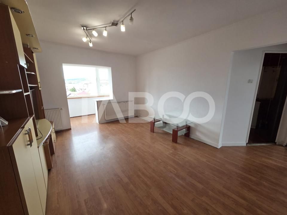 Apartament 3 camere decomandat de vanzare zona Campului suprafata 78mp – fotografia 2 din 10