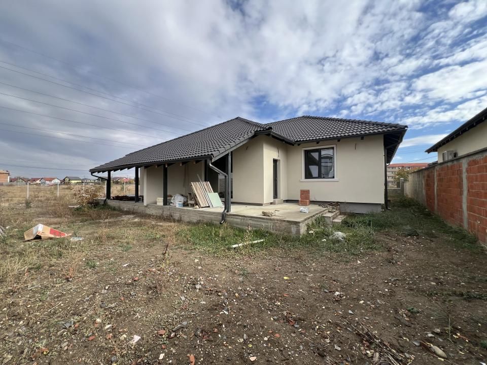 Duplex, 4 camere, 98 mp utili, 312 teren, panouri fotovoltaice - Giroc – fotografia 1 din 12
