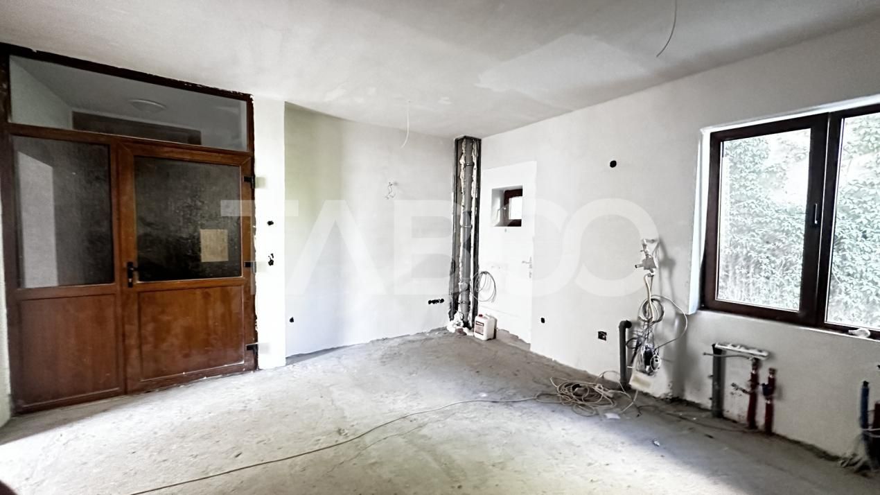 De vanzare apartament 3 camere 56mp nemobilat cu balcon Central – fotografia 5 din 6
