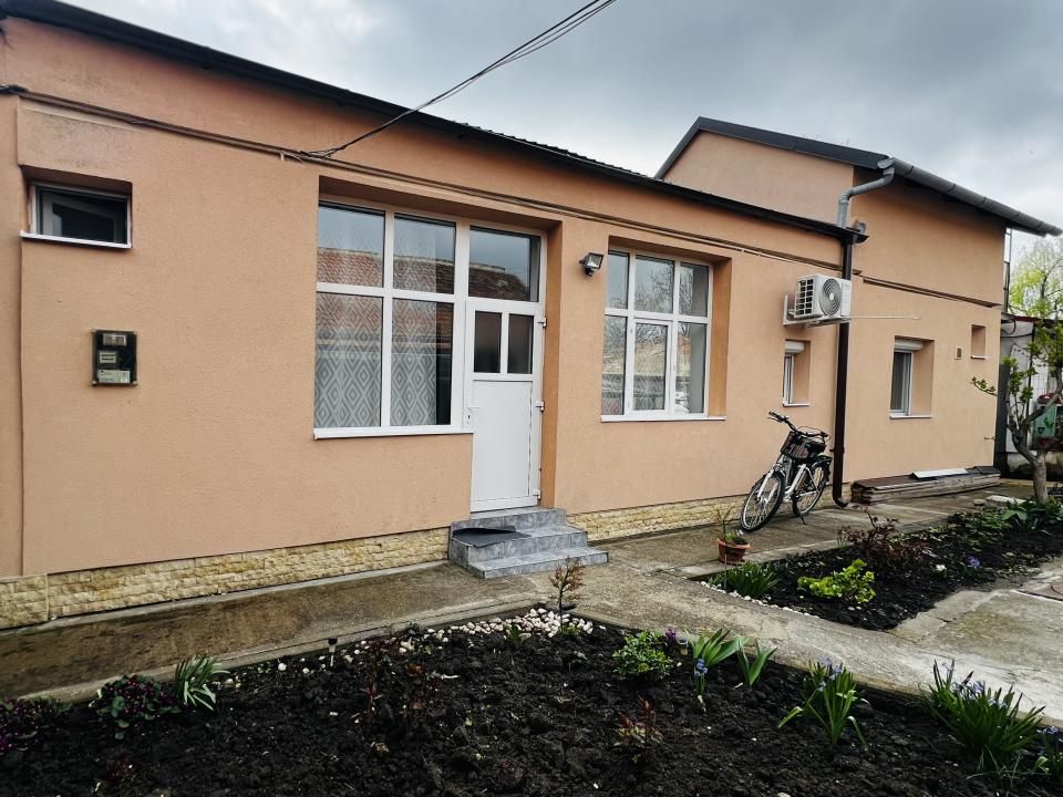 Casa complet renovata, 4 camere- zona Lunei, Timisoara – fotografia 2 din 12