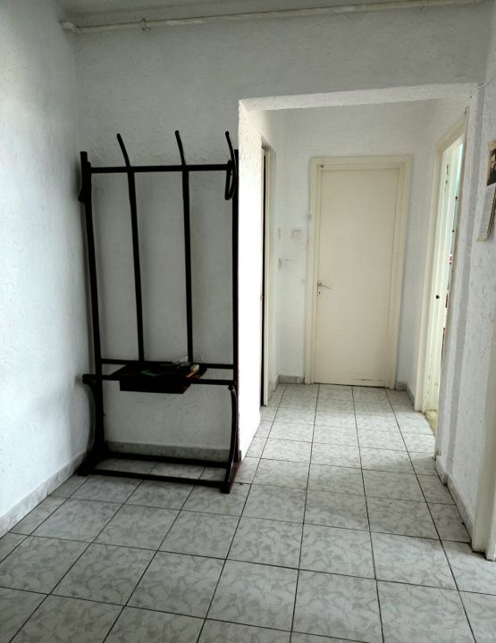 Apartament 5 camere situat in Zona Tomis Nord- Str. Cismelei – fotografia 9 din 12