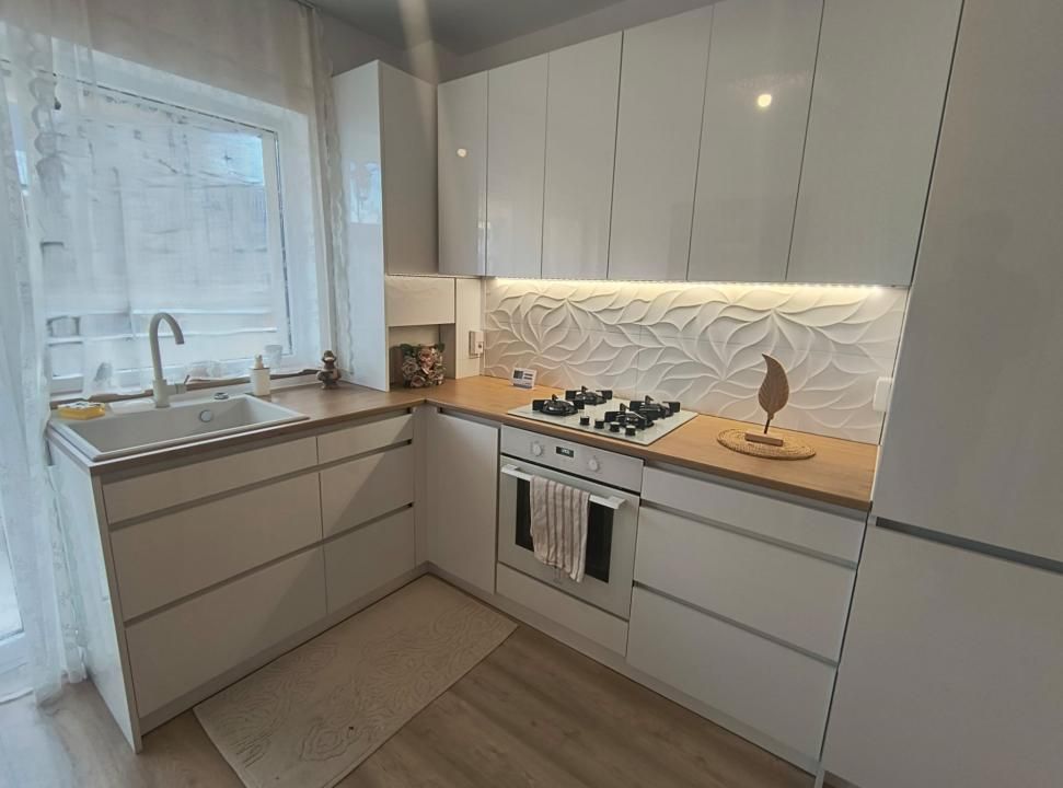 Apartament de vanzare 2 camere, complet mobilat si utilat, parcare, zona Porii! – fotografia 2 din 13