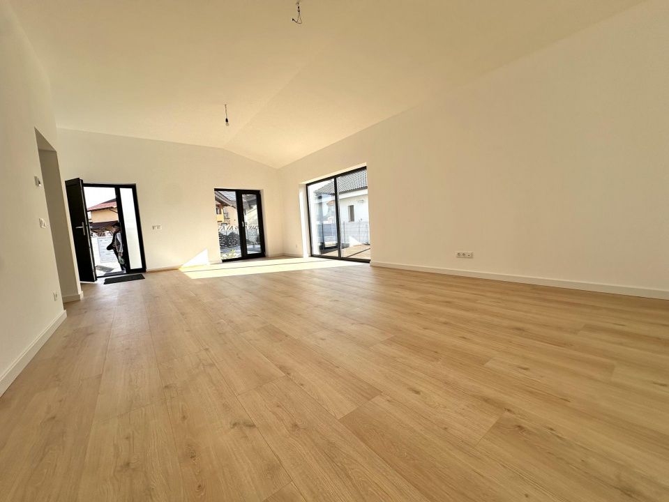 CASA NOUA I 90 MP I FINISATA LA CHEIE I ASFALT I TOATE UTILITATILE I – fotografia 17 din 21