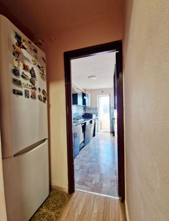 Apartament cu potential, orientare sud-est, 2 balcoane, zona Parang – fotografia 8 din 23