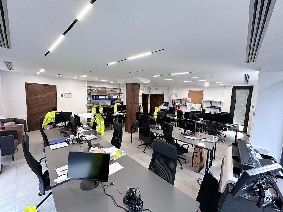 Spatiu de inchiriat I complet mobilat nou – fotografia 1 din 5