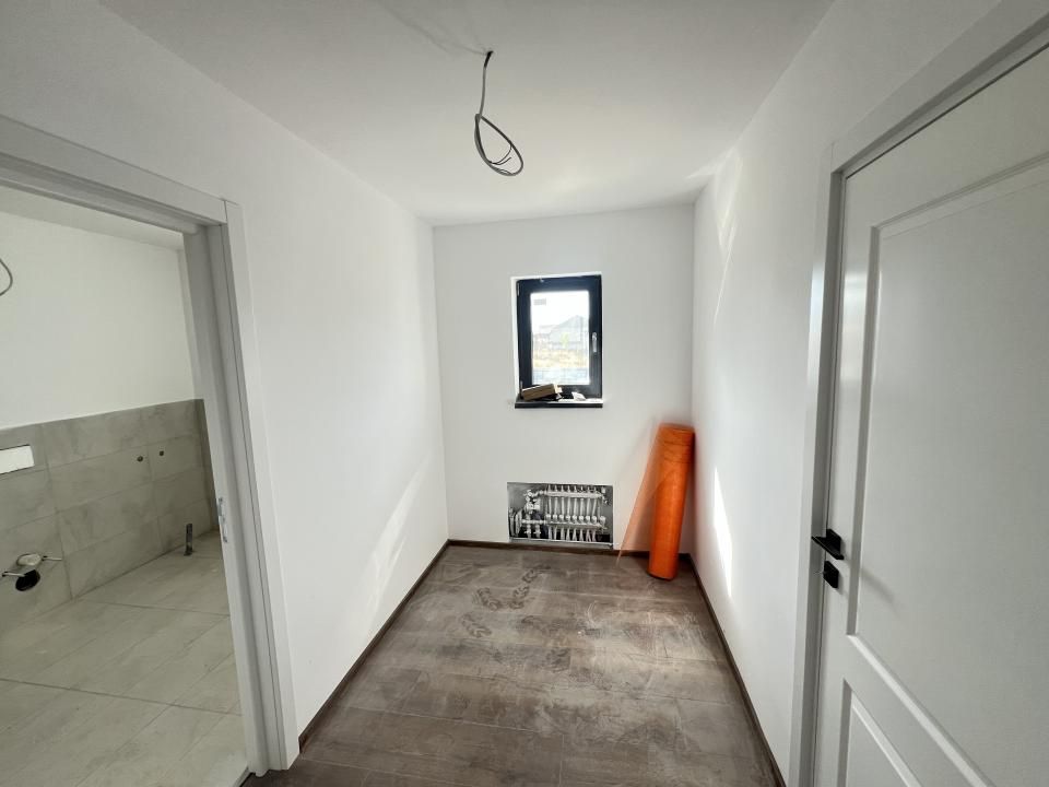 Casa-Duplex-129mp-Utili-250mp-Curte-Izvor-Tarlungeni – fotografia 13 din 17