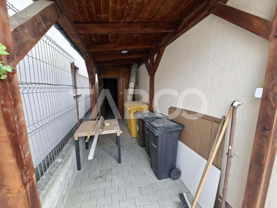 Casa individuala la prima inchiriere 4 camere terasa curte Sura Mica – fotografia 17 din 25