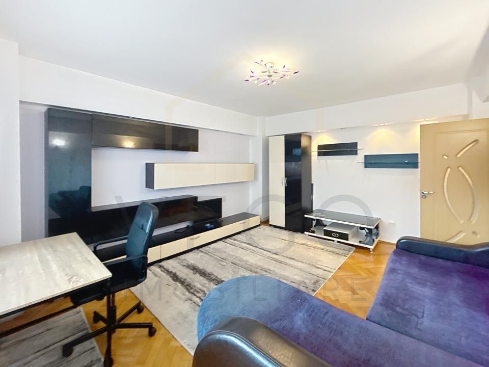 3 camere decomandate, balcon, zona Centrala - Piata Cipariu-Fac.Drept – fotografia 3 din 15