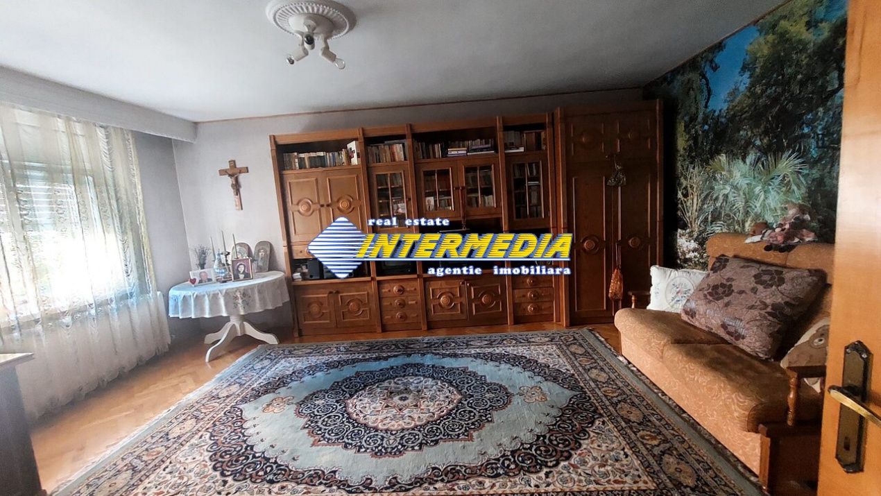 Casa de vanzare cu 5 camere in cartier Cetate Alba Iulia finisata D+P+E – fotografia 5 din 15