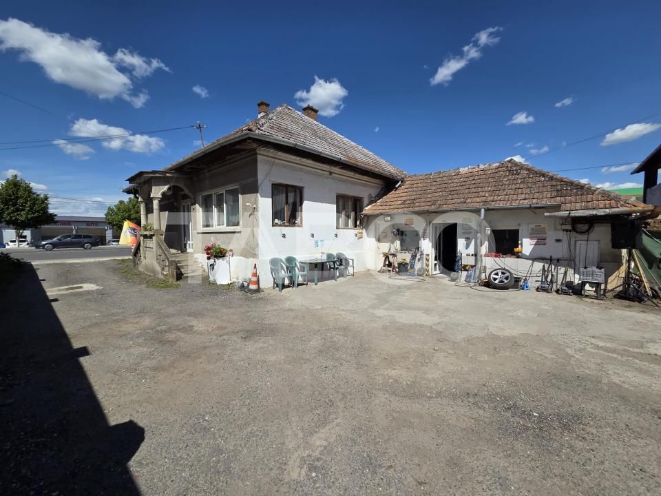 Casa de vanzare cu vulcanizare toate avizele acces la drumul principal – fotografia 2 din 4