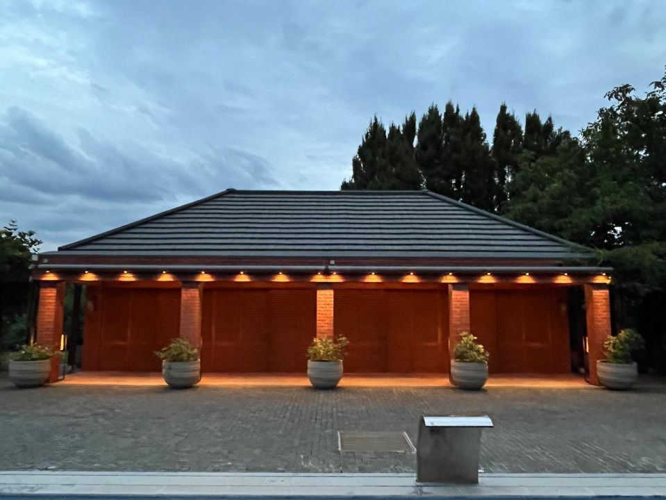Proprietate exclusivistă cu 7.000 mp teren, piscină și multiple spații adiacente – fotografia 22 din 34