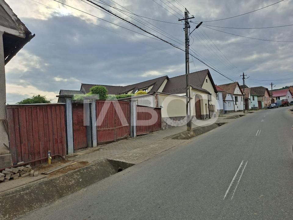 Casa individuala de vanzare in Poplaca -acces auto si strada asfaltata – fotografia 1 din 16
