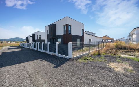 0% COMISION - CASĂ INDIVIDUALĂ CLASA ENERGETICĂ A - SÂNPETRU - 6KWH FOTOVOLTAICE
