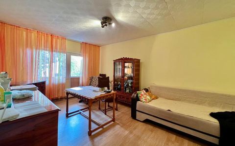 Apartament 4 camere, decomandat, 76mp utili, etaj 1 - Zona Soarelui